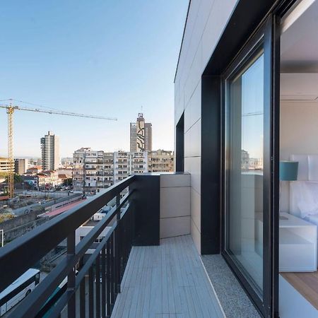 Lovelystay - Trindade Cozy Apartment Porto Eksteriør billede