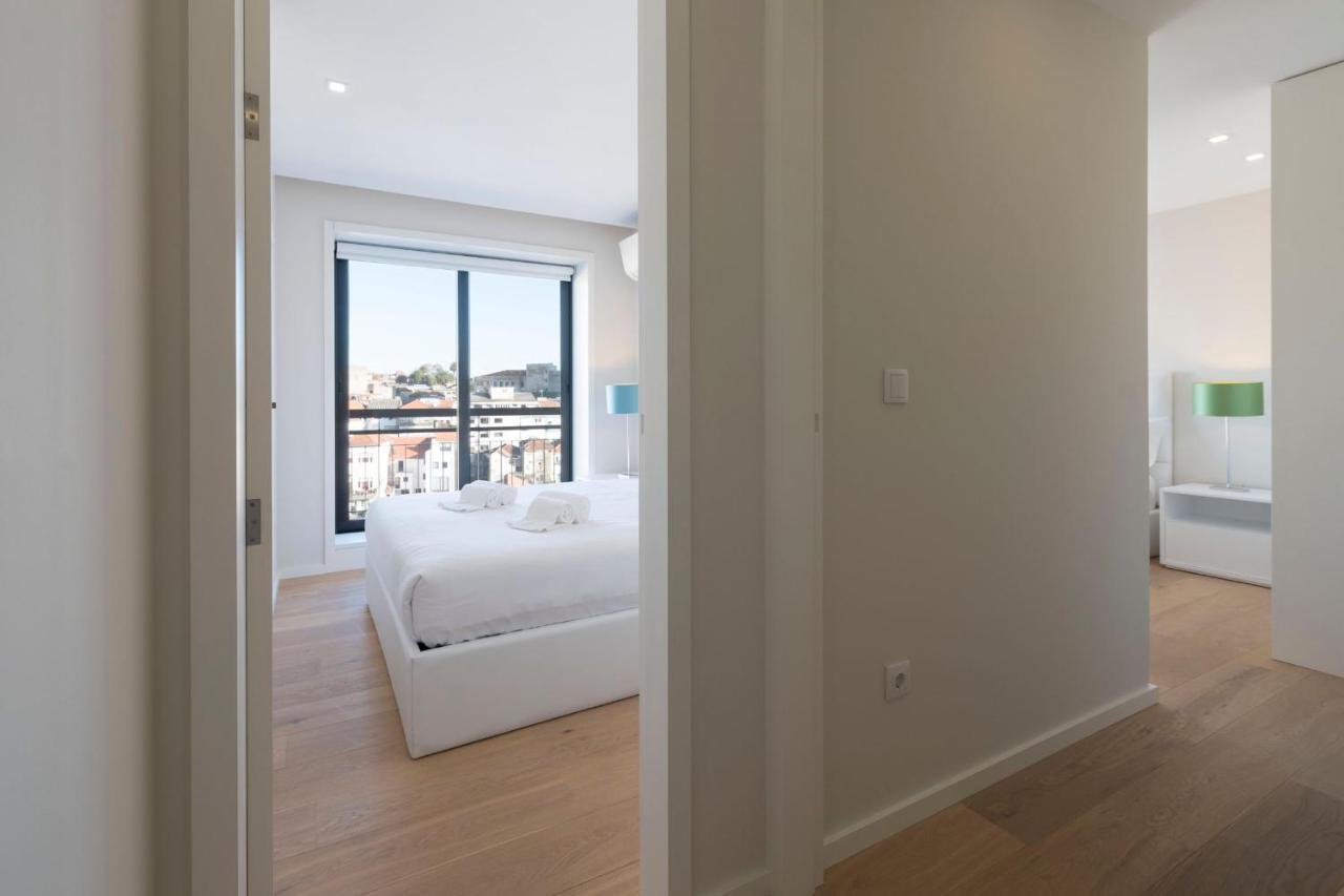 Lovelystay - Trindade Cozy Apartment Porto Eksteriør billede