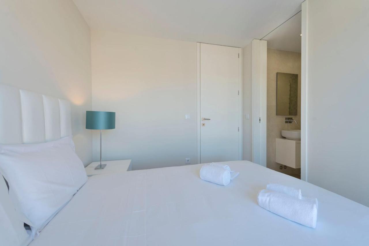 Lovelystay - Trindade Cozy Apartment Porto Eksteriør billede