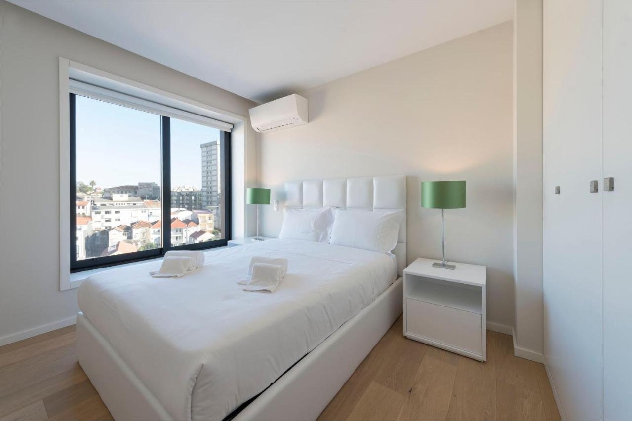 Lovelystay - Trindade Cozy Apartment Porto Eksteriør billede