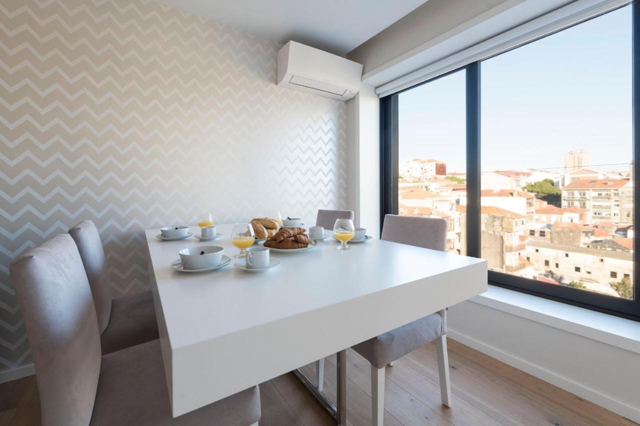 Lovelystay - Trindade Cozy Apartment Porto Eksteriør billede
