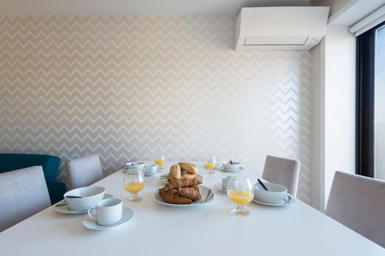 Lovelystay - Trindade Cozy Apartment Porto Eksteriør billede